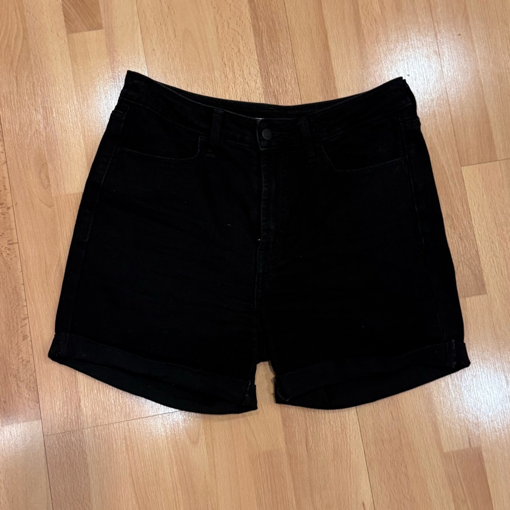 Old Navy Black Rolled-Hem Denim Shorts